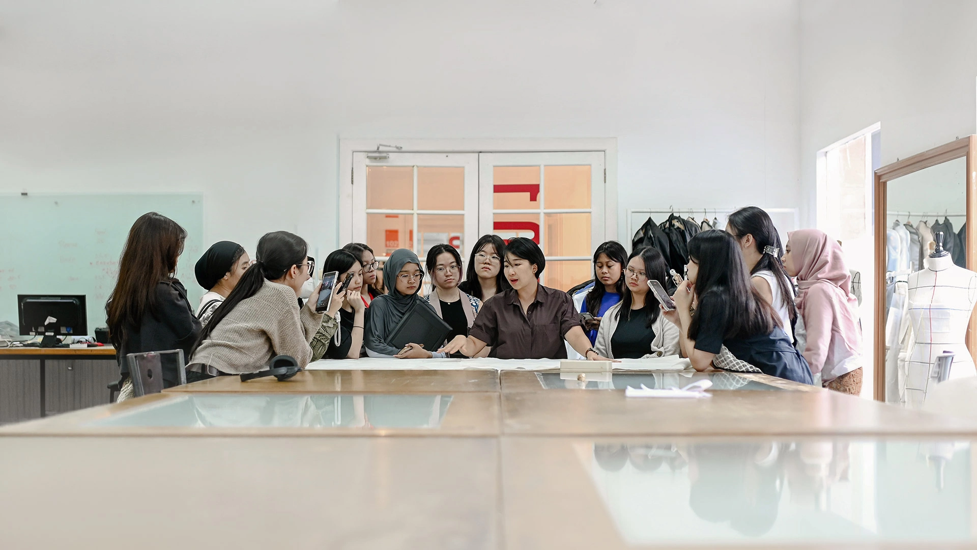 ESMOD Jakarta Landing Page Header
